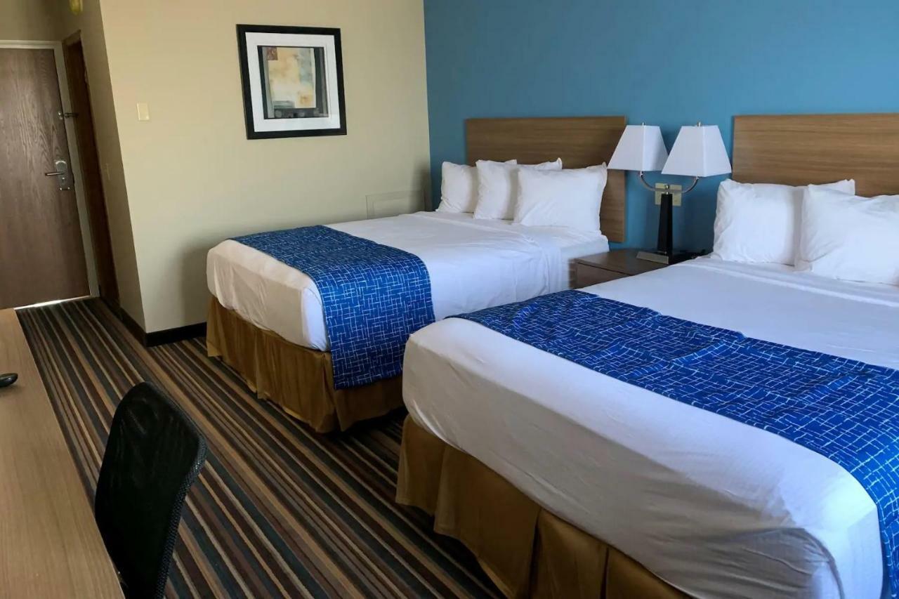 Travelodge By Wyndham Wahpeton Exterior photo